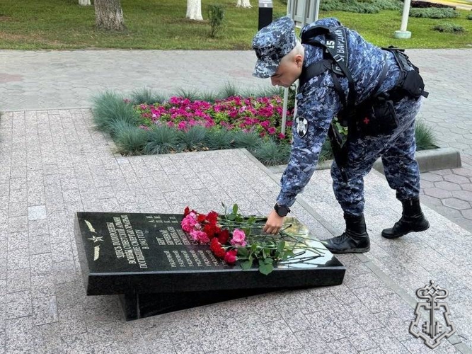 Белгородские сотрудники вневедомственной охраны Росгвардии отдали дань памяти героям Великой Отечественной войны 