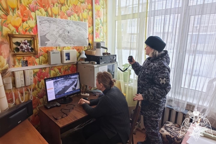 Росгвардейцы в составе межведомственной комиссии проверили антитеррористическую защищенность школ на территории Шебекинского муниципального округа
