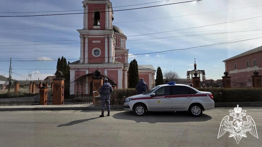  Росгвардия обеспечила безопасность граждан в период празднования Пасхи Христовой в Белгородской области