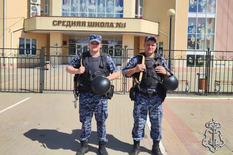 Белгородские Росгвардейцы обеспечили безопасность проведения выпускных вечеров в области