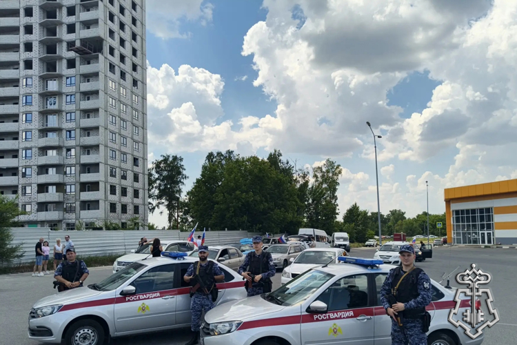 Росгвардейцы обеспечили безопасность Дня России в Белгородской области