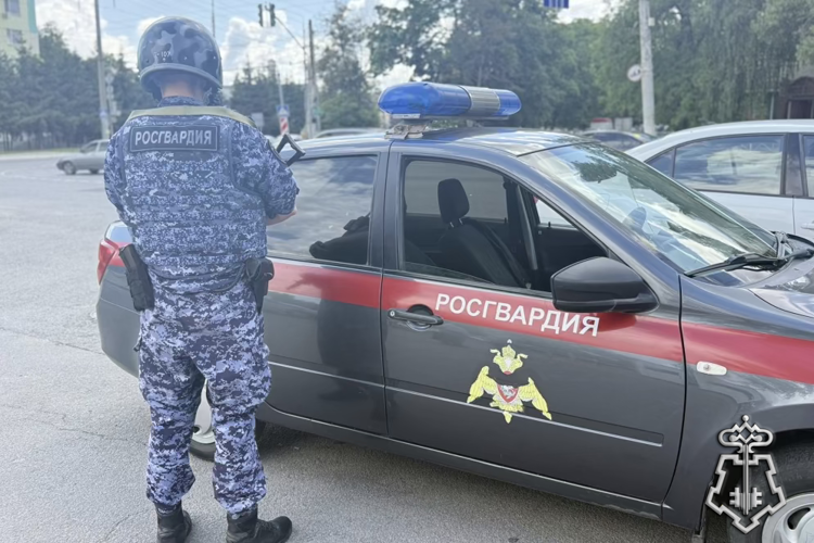 Белгородские росгвардейцы по «горячим следам» задержали подозреваемого в краже рецидивиста