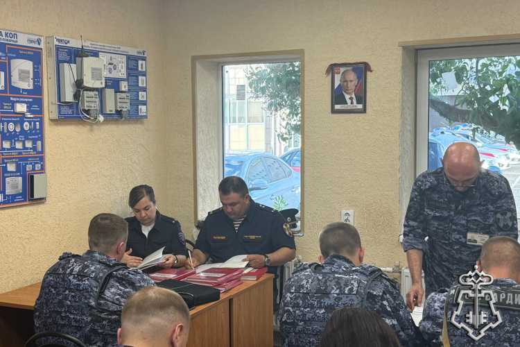 В региональном подразделении Росгвардии профессорско - преподавательский состав Белгородского юридического института МВД России имени И. Д. Путилина прошёл стажировку