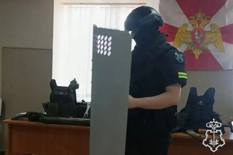 Белгородские росгвардейцы провели урок безопасности для эвакуированных детей