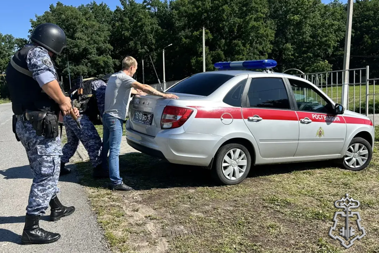 Росгвардейцы отработали действия при поступлении сигнала «тревога» с детского лагеря в Чернянском районе