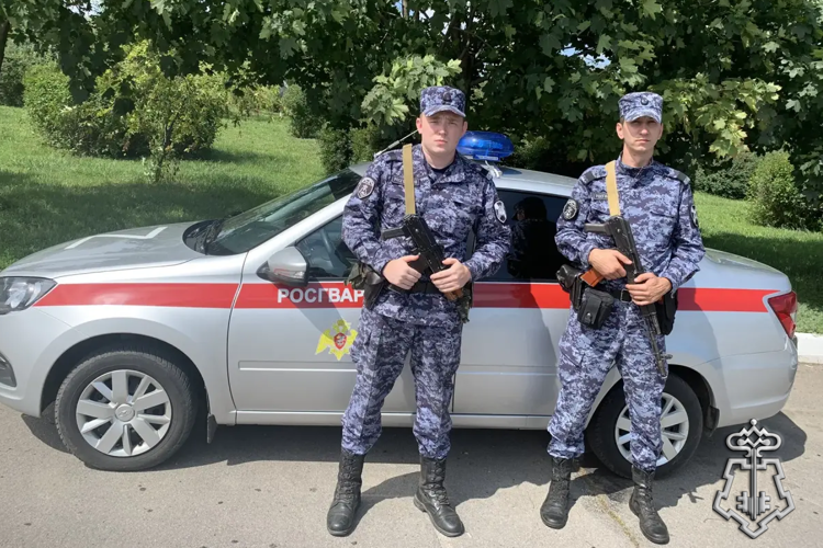  Росгвардейцы задержали жителя Алексеевского округа, который подозревается в незаконном хранении наркотиков
