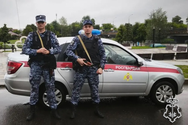 Росгвардейцы обеспечили правопорядок на День ВМФ в Белгородской области