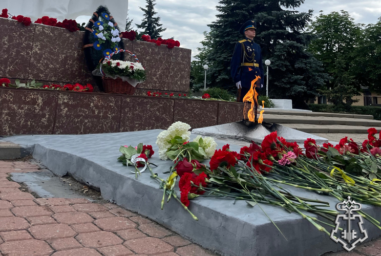  «Память о подвиге жива»: росгвардейцы Нового Оскола отдали дань уважения героям Курской дуги