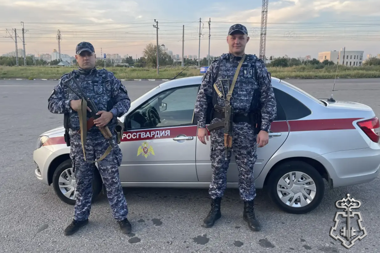  Росгвардейцы оказали первую помощь пострадавшим при обстреле в Белгороде