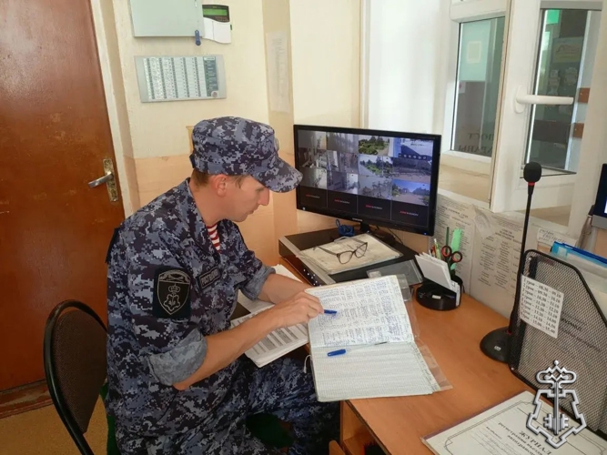  Росгвардейцы проверяют готовность школ к новому учебному году в Губкинском и Новооскольском округах